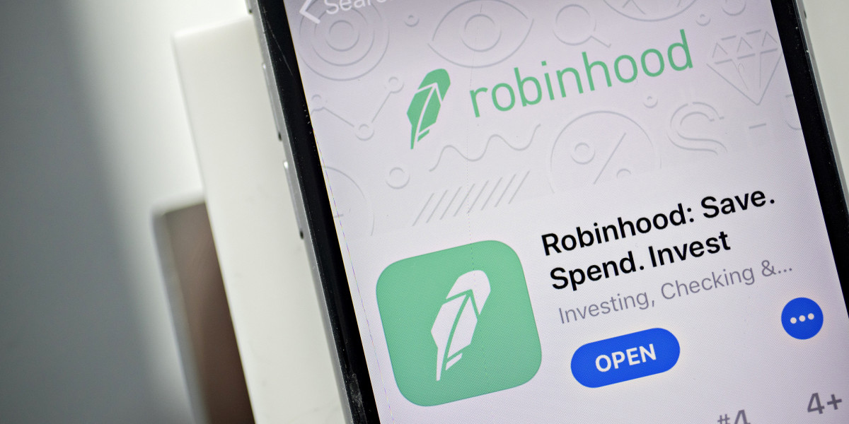 Robinhood trading app remains down for a second day