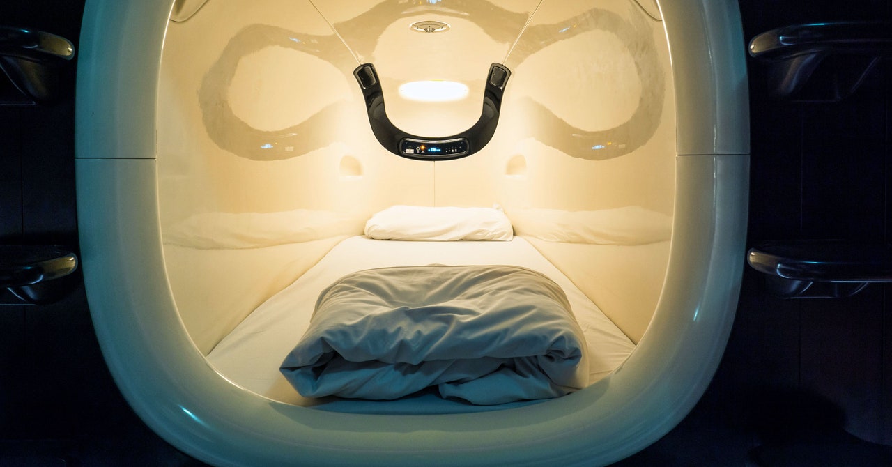 Watch a Hacker Hijack a Capsule Hotel’s Lights, Fans, and Beds